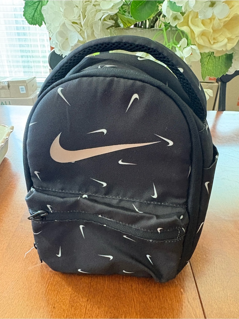Nike Insulated Lunch Bag / Fuel Pack - Black Swoosh Print